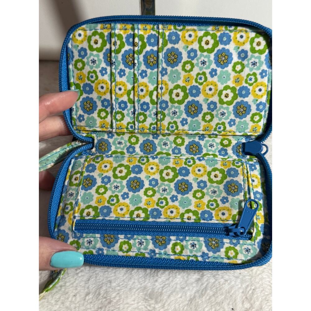 EUC Vera Bradley All-In-One Wristlet Wallet- English Meadow - Picture 2 of 5
